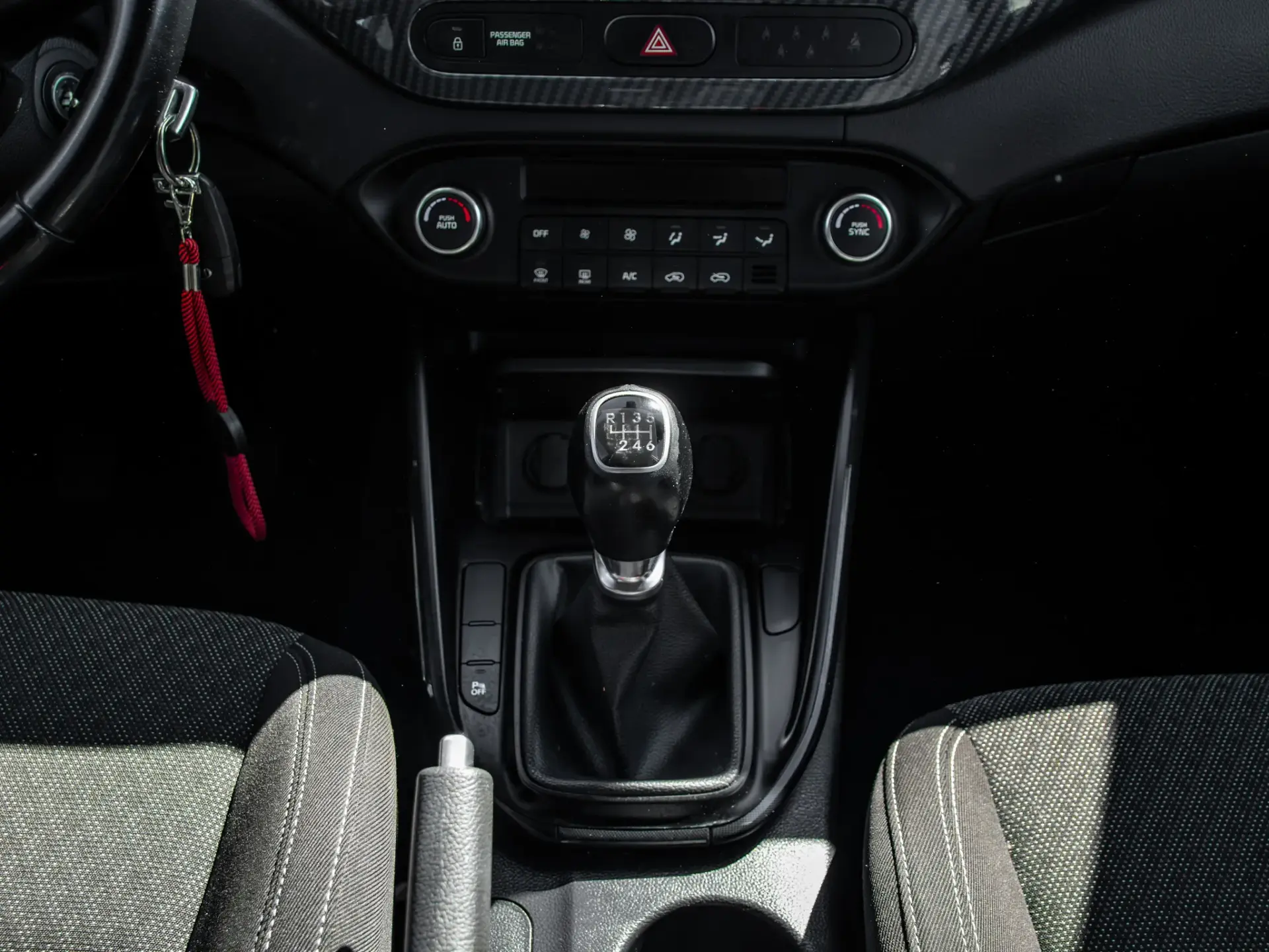 Kia Carens 1.7 CRDi ISG TX 28