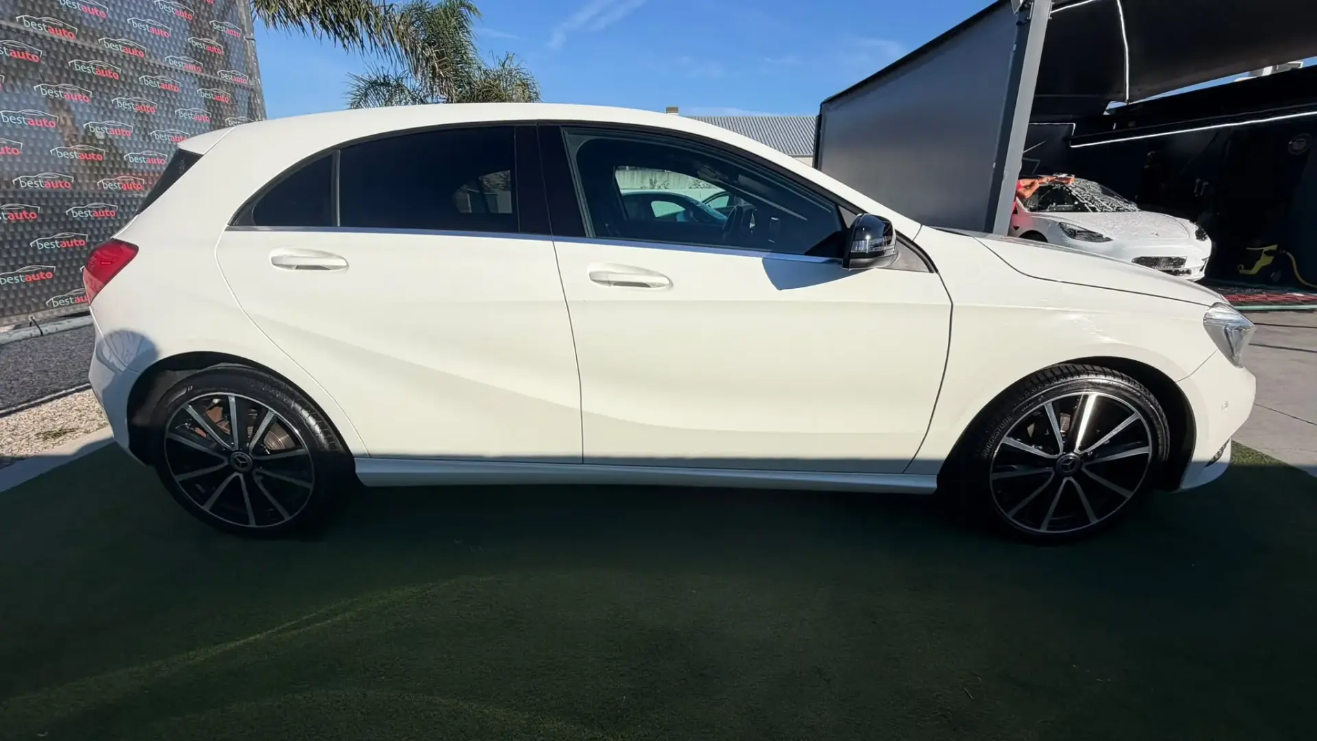 Mercedes-Benz A 180 d Urban 4