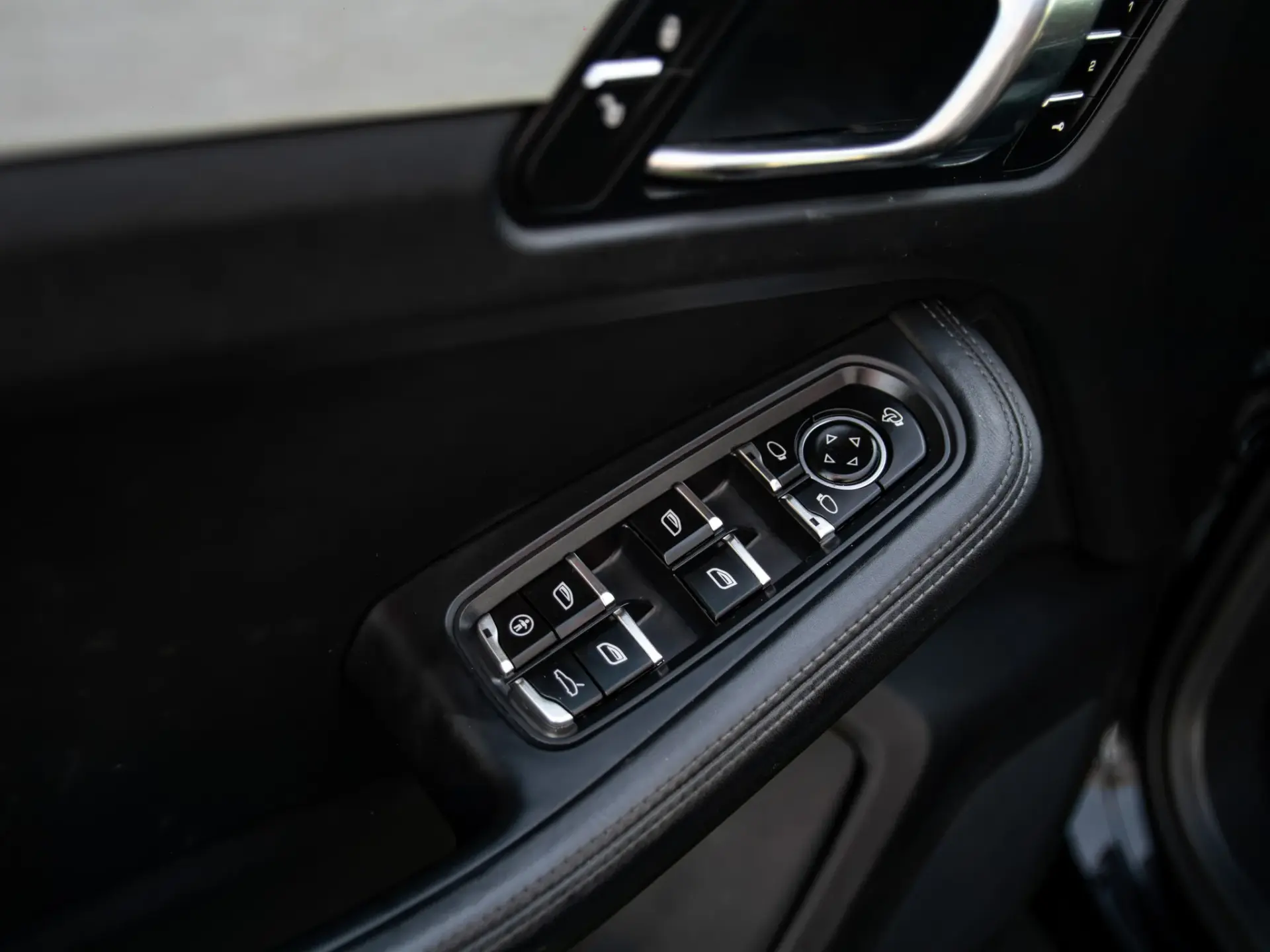 Porsche Macan S 29