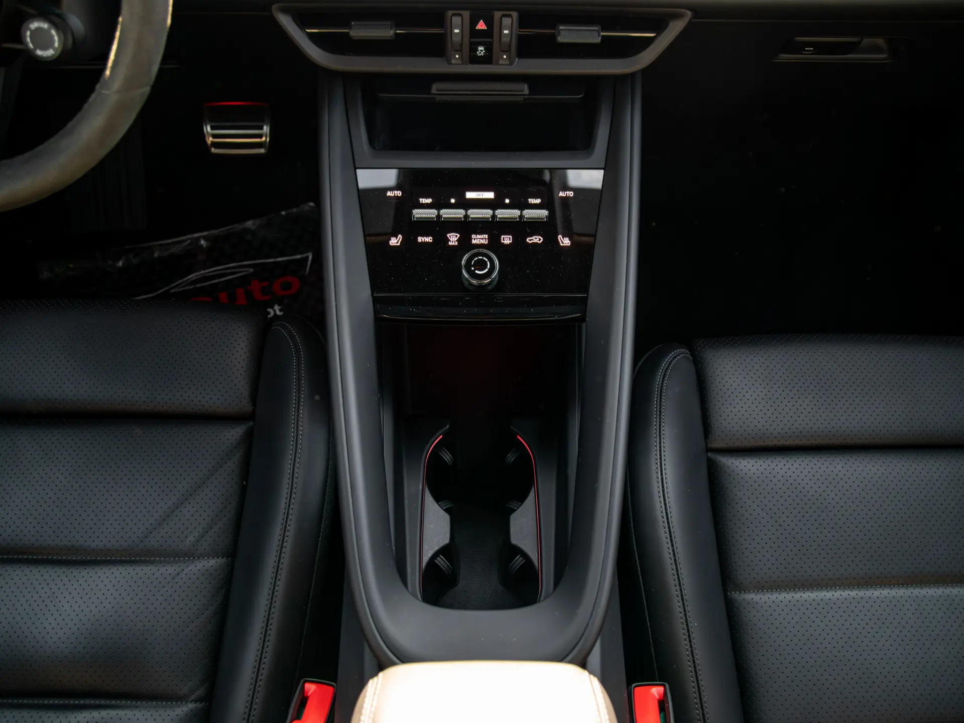 Porsche Macan Electric 4S 29