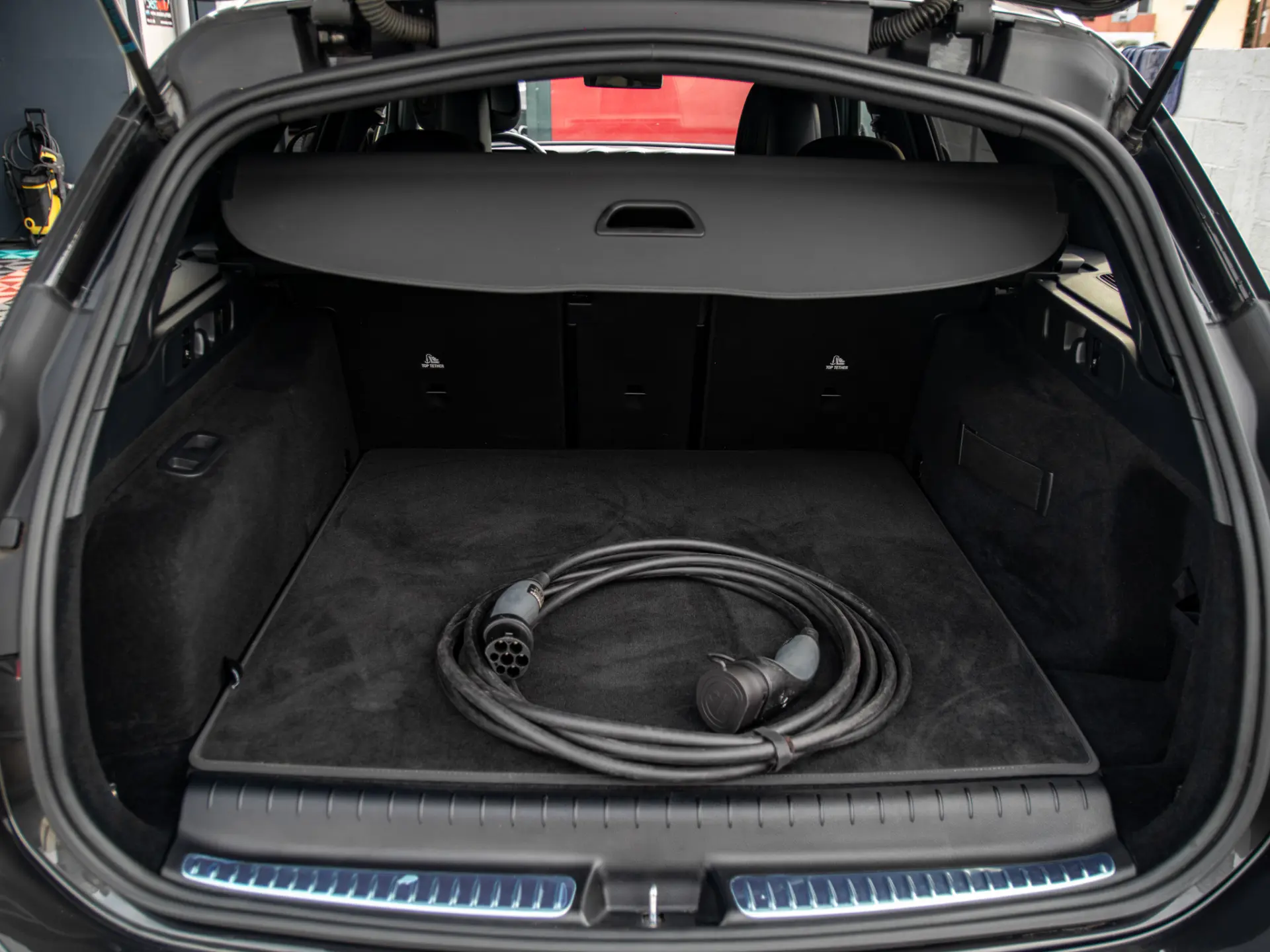 Mercedes-Benz C 300 e T 9G-TRONIC AMG Line 8