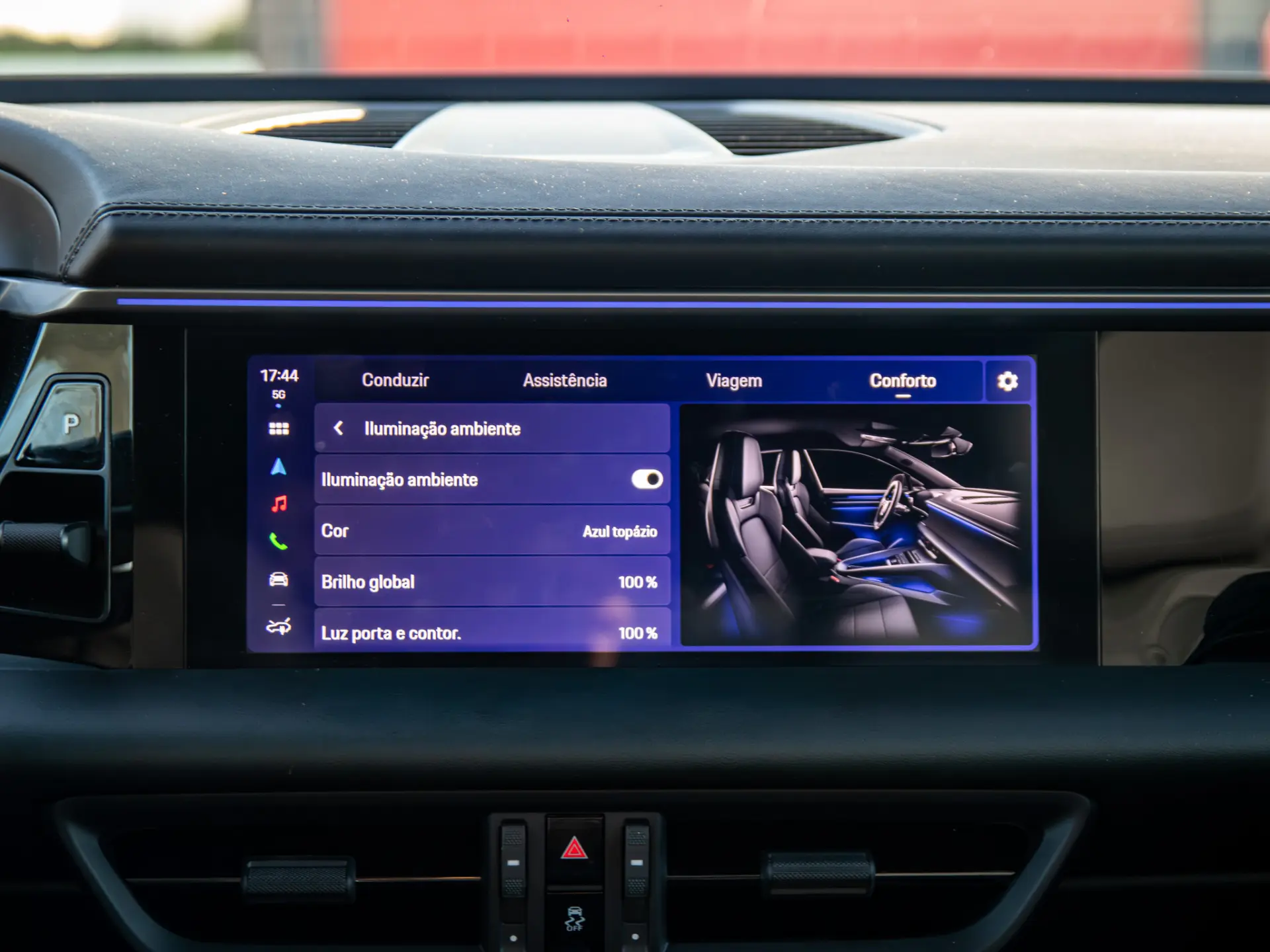 Porsche Macan Electric 32
