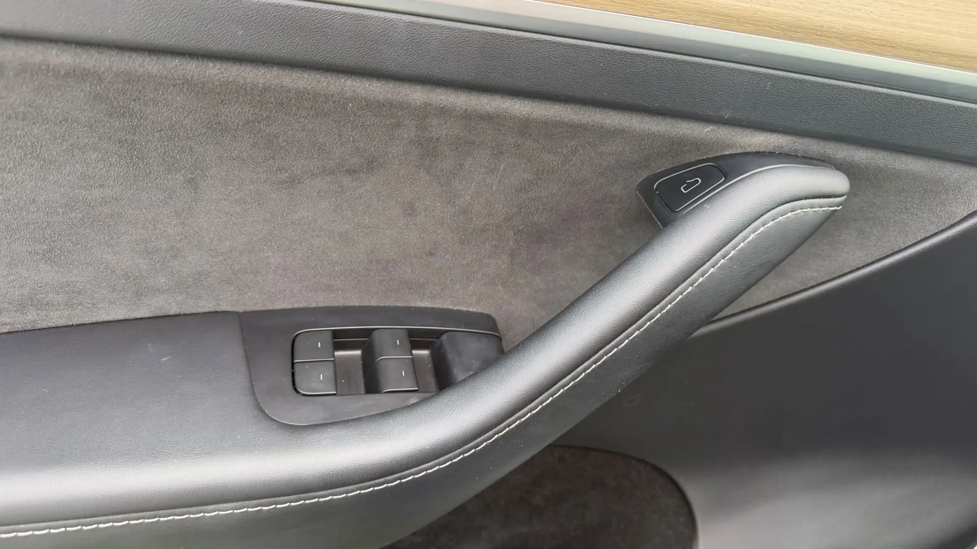 Tesla Model Y Tração Traseira 42