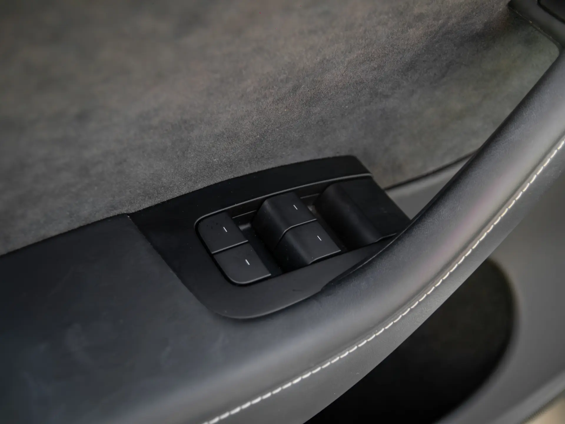 Tesla Model Y Long Range Tração Integral 29