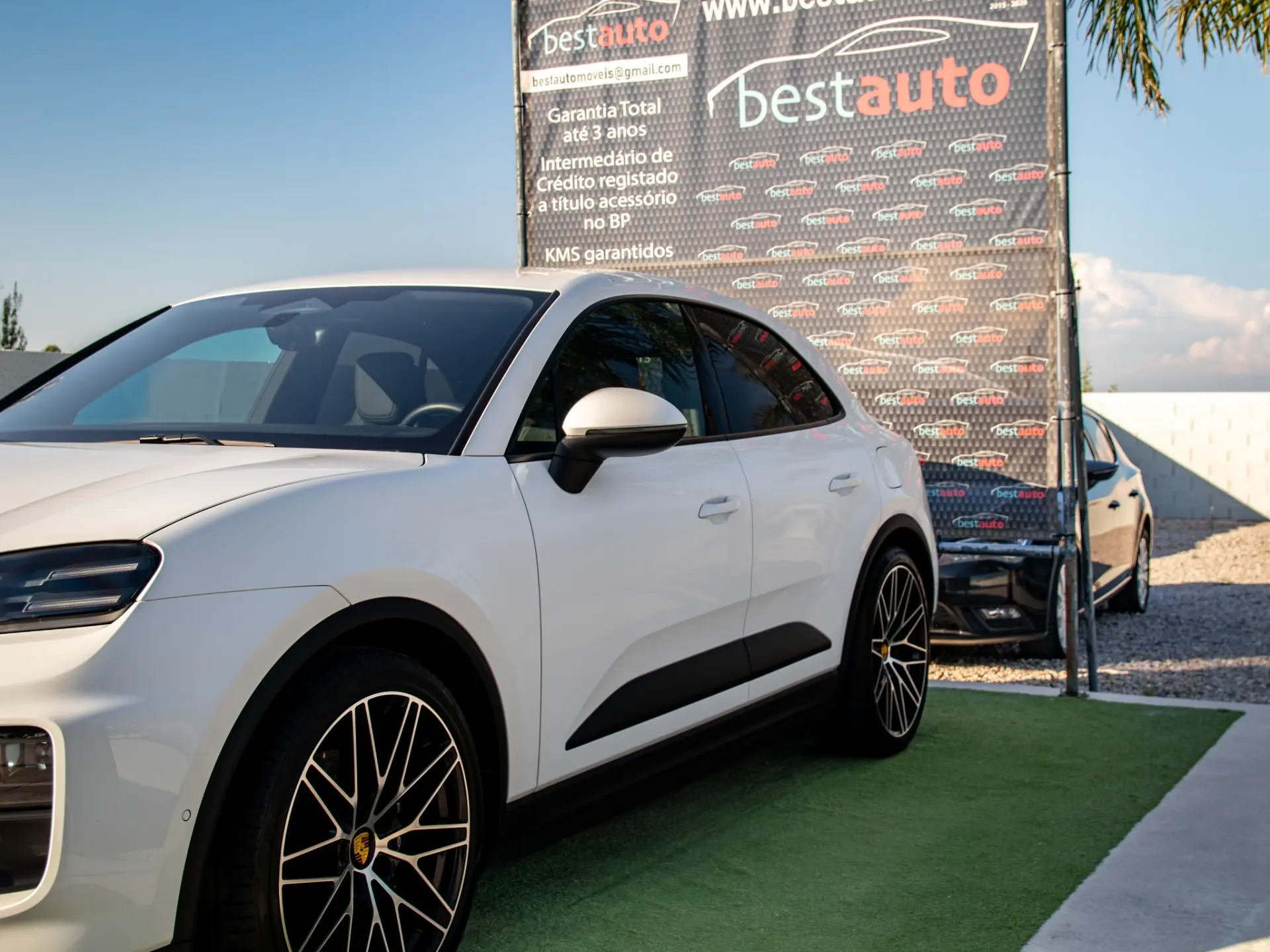 Porsche Macan Electric 3
