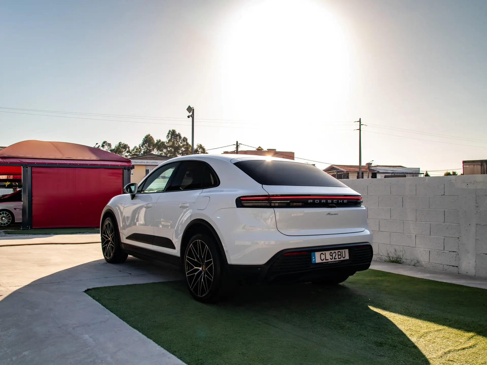 Porsche Macan Electric 13