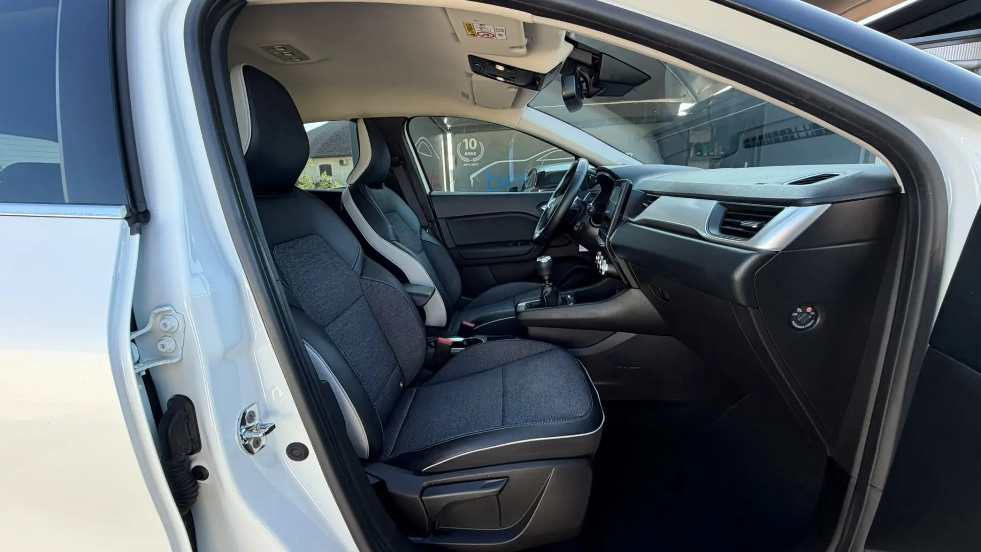 Renault Captur 1.0 TCe Intens 27