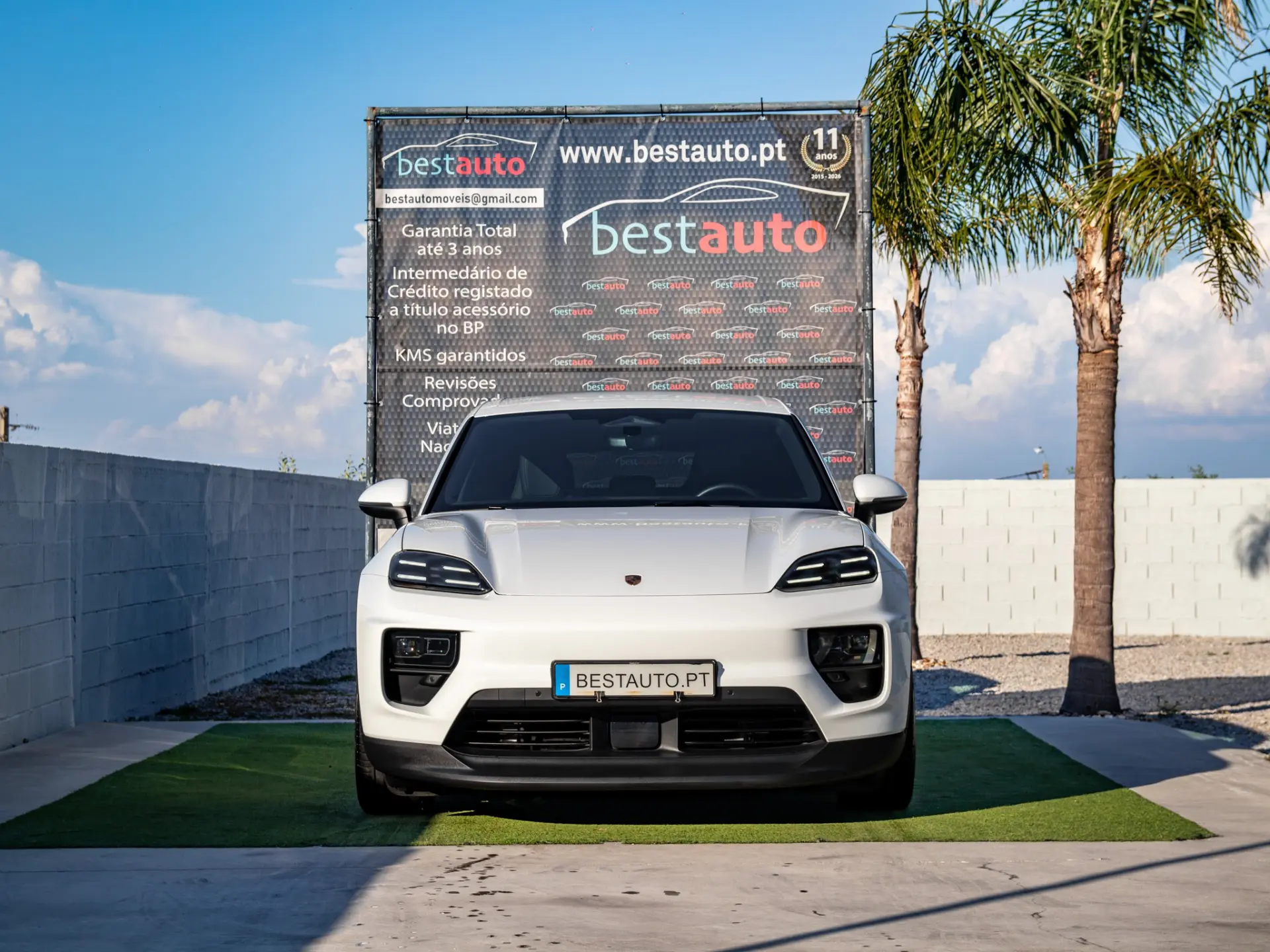 Porsche Macan Electric 1