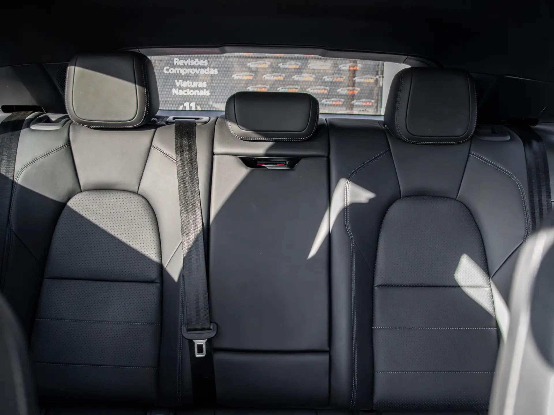 Porsche Macan Electric 22