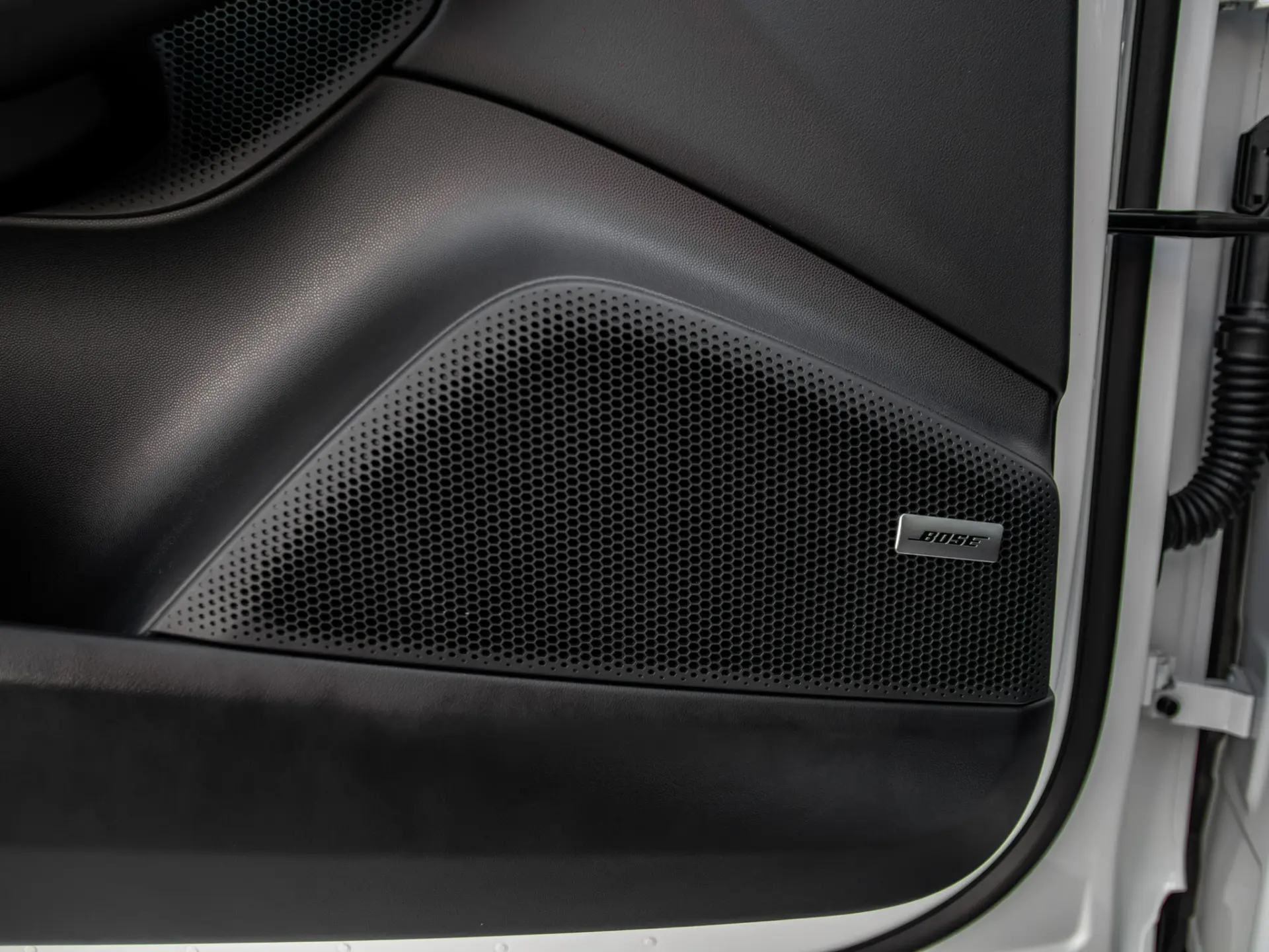 Porsche Macan Electric 39
