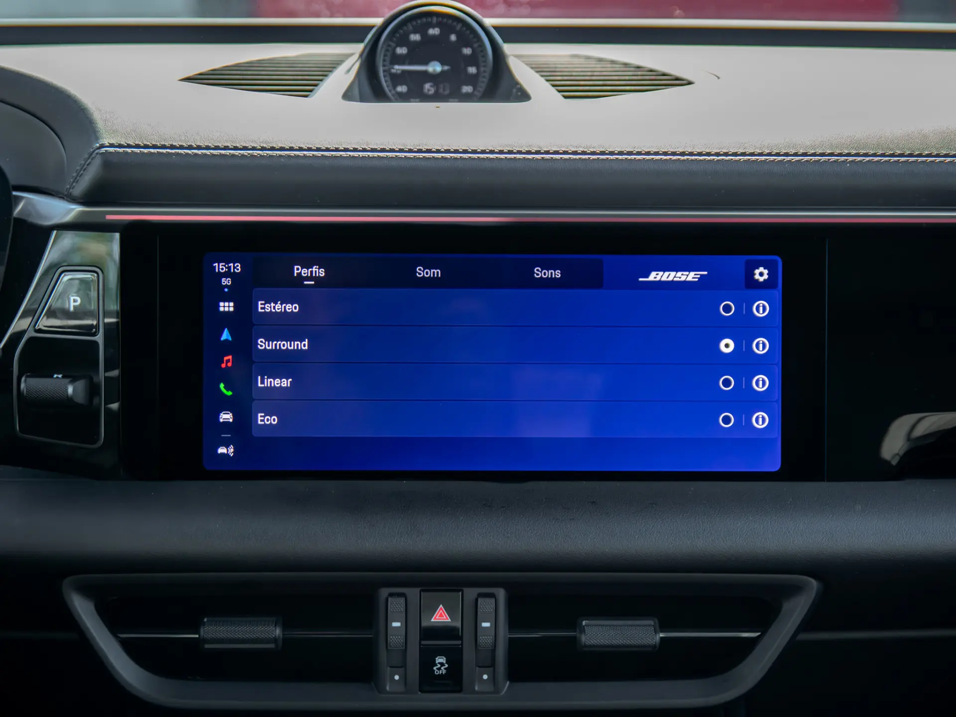 Porsche Macan Electric 4S 37