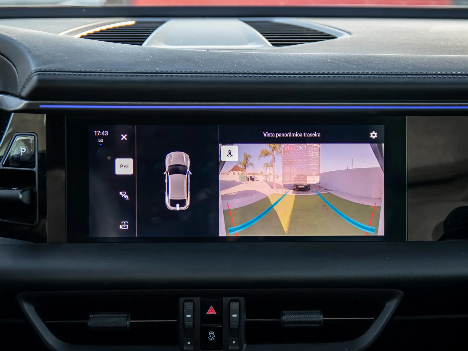 Porsche Macan Electric 34