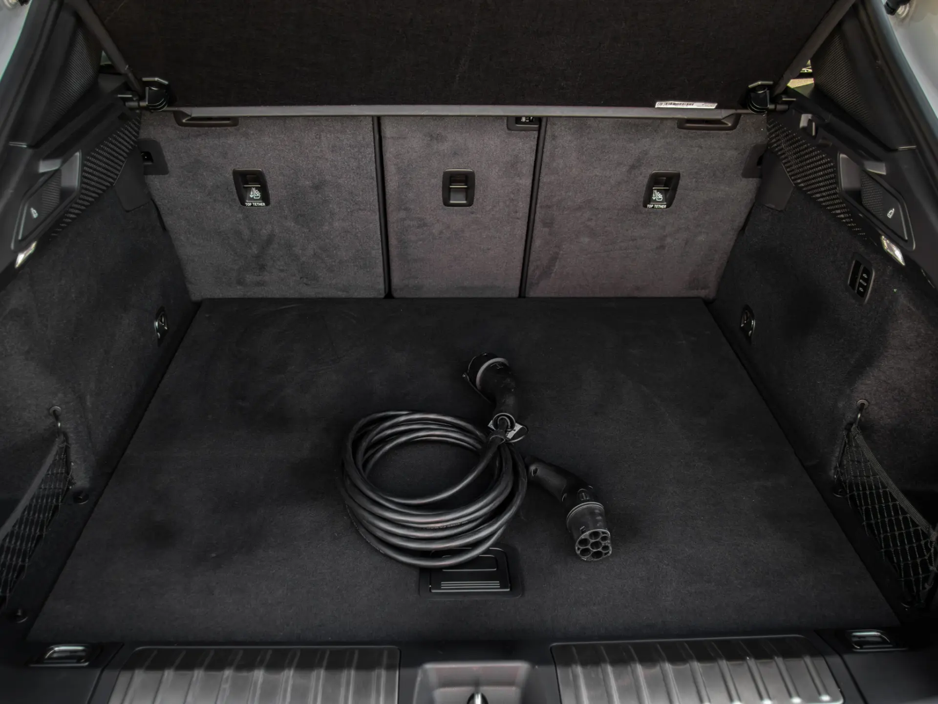 Porsche Macan Electric 9