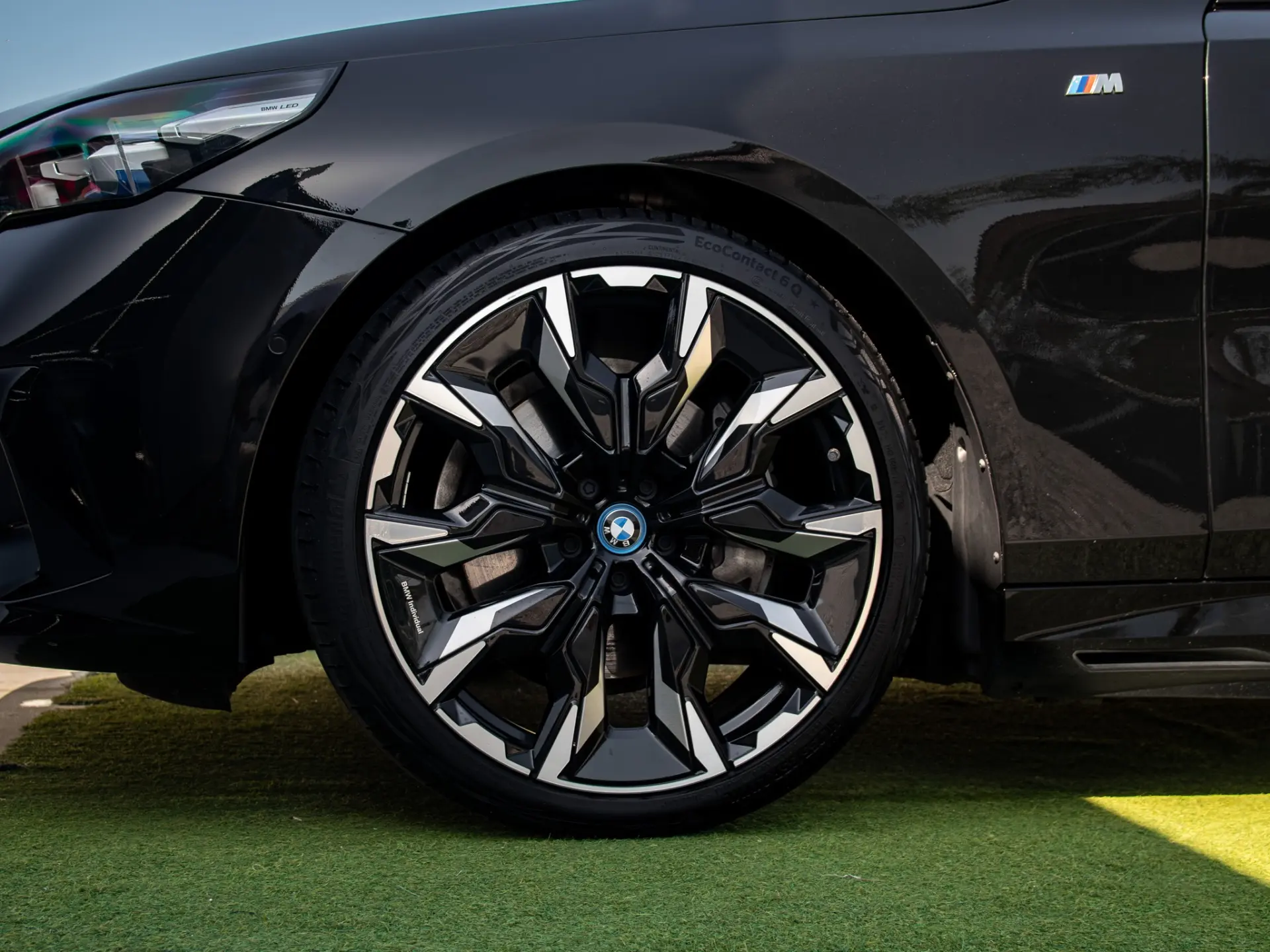 BMW i5 eDrive40 Pack Desportivo M 13