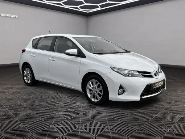 Toyota Auris 1.4 D-4D Comfort 1