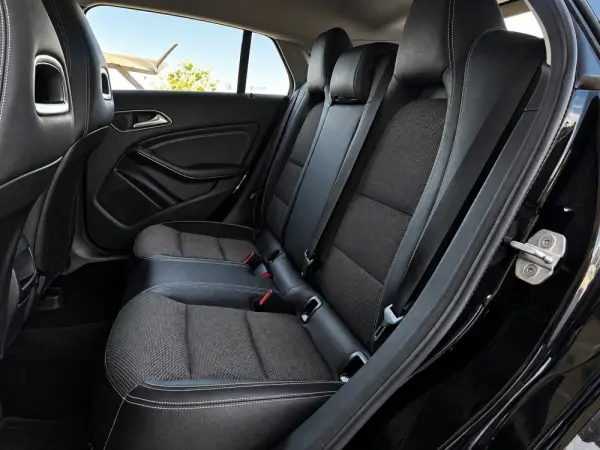 Mercedes-Benz CLA 180 d 7G-DCT 15