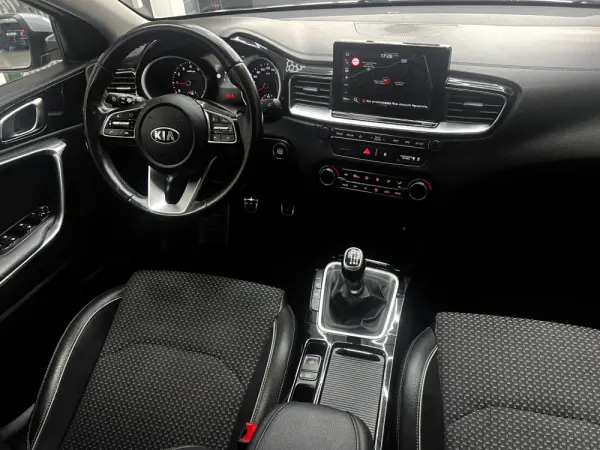 Kia Ceed 1.0 T-GDI GT Line 10