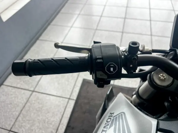 Honda CB 1000 Hornet 2025 10