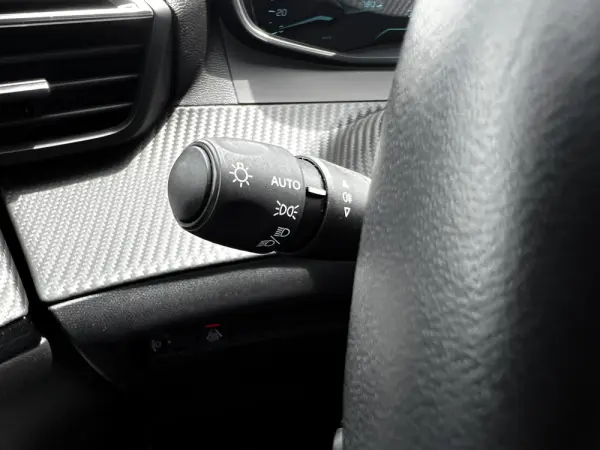 Peugeot e-2008 50 kWh Active Pack 21