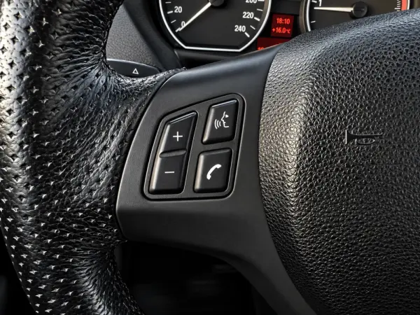 BMW 118 d Pack M 12