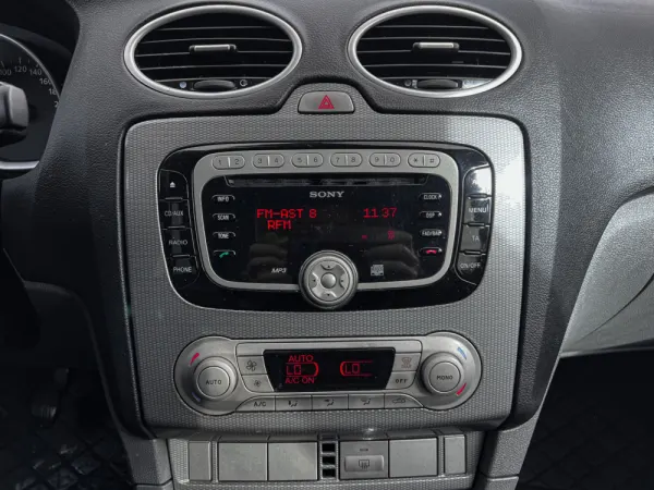 Ford Focus SW 1.6 TDCi Titanium 9