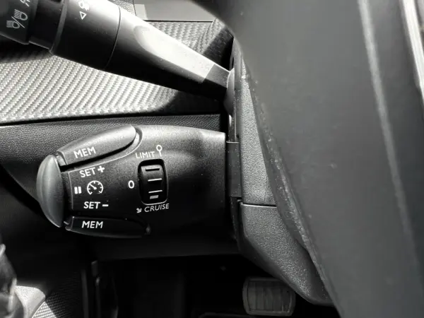 Peugeot e-2008 50 kWh Active Pack 14