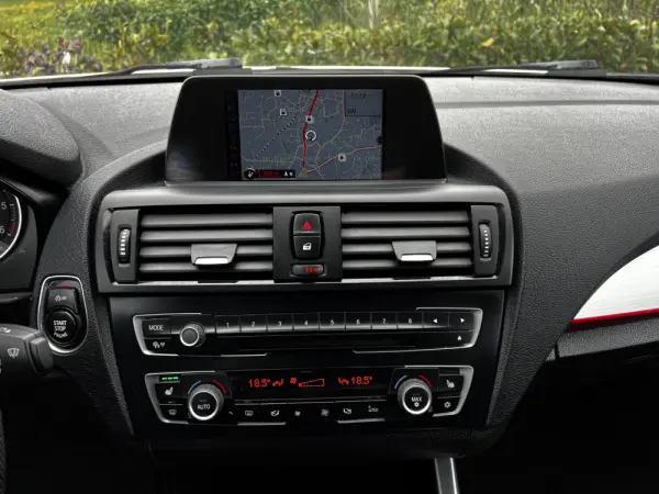 BMW 118 d Pack M 10
