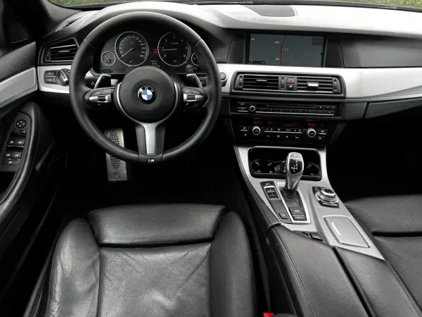 BMW 520 d Pack M Auto 6