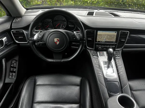 Porsche Panamera 3.0 V6 8