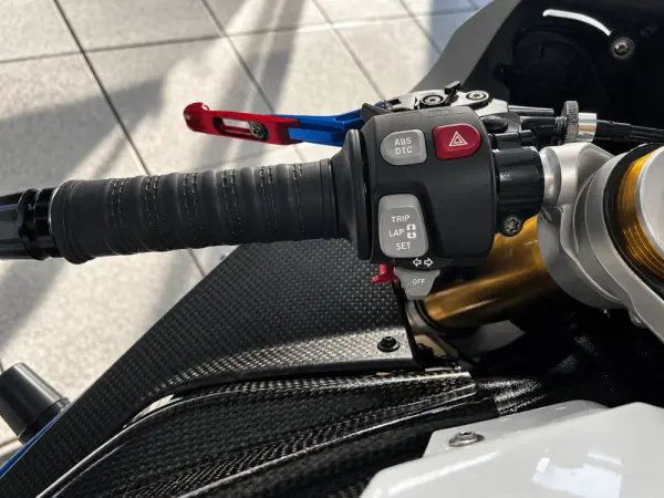 BMW S 1000 RR Tricolor 10