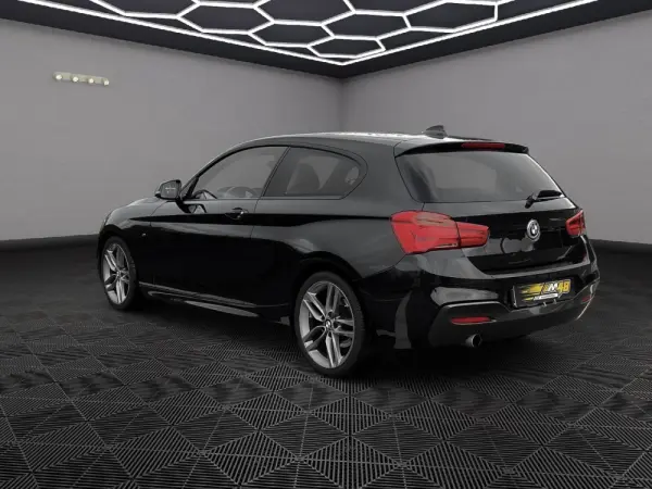 BMW 118 i Pack M 3