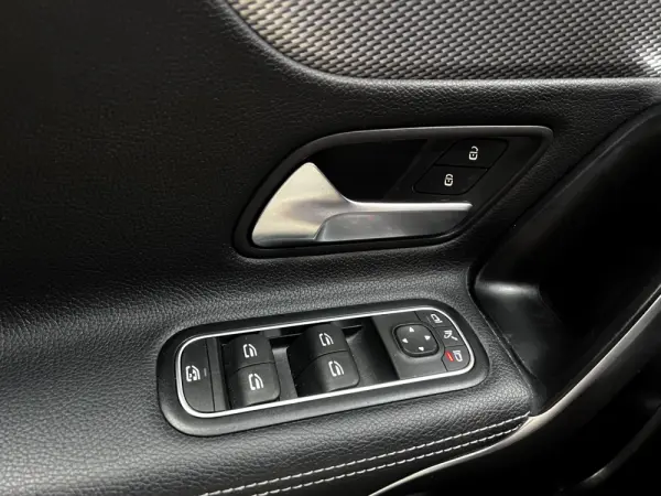 Mercedes-Benz A 180 d 7G-DCT 22