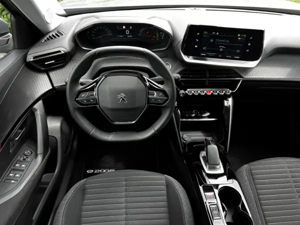 Peugeot e-2008 50 kWh Active Pack 8