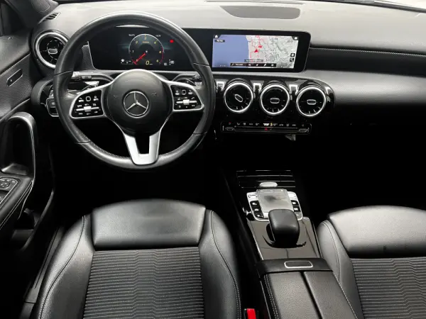 Mercedes-Benz A 180 d 7G-DCT 9