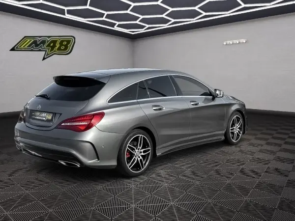 Mercedes-Benz CLA 220 d Shooting Brake AMG Line Aut. 3