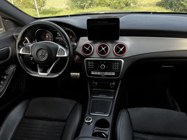 Mercedes-Benz CLA 220 d Shooting Brake AMG Line Aut. 6