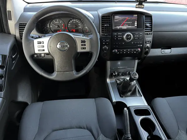 Nissan Navara 2.5 dCi CD LE 4WD 7