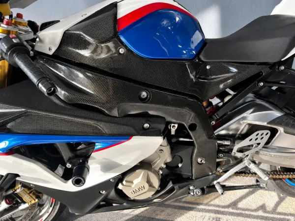 BMW S 1000 RR Tricolor 9