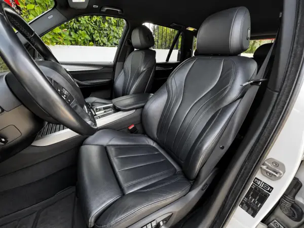 BMW X5 25 d sDrive Comfort 7L 12