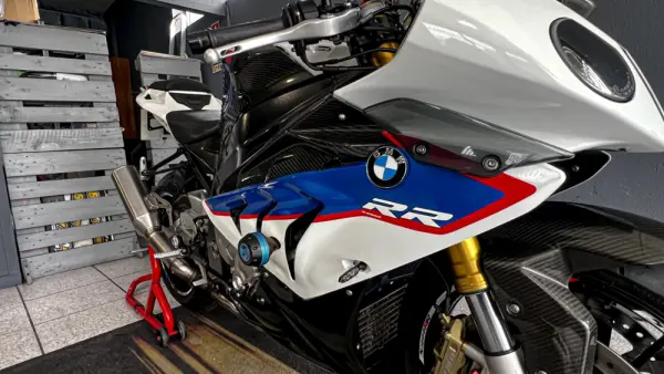 BMW S 1000 RR Tricolor 6