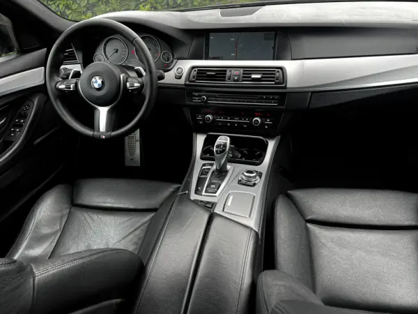 BMW 520 d Pack M Auto 5