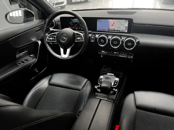 Mercedes-Benz A 180 d 7G-DCT 8