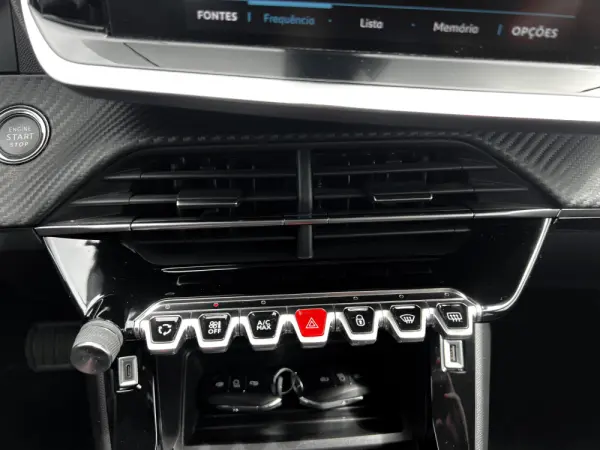 Peugeot e-2008 50 kWh Active Pack 11