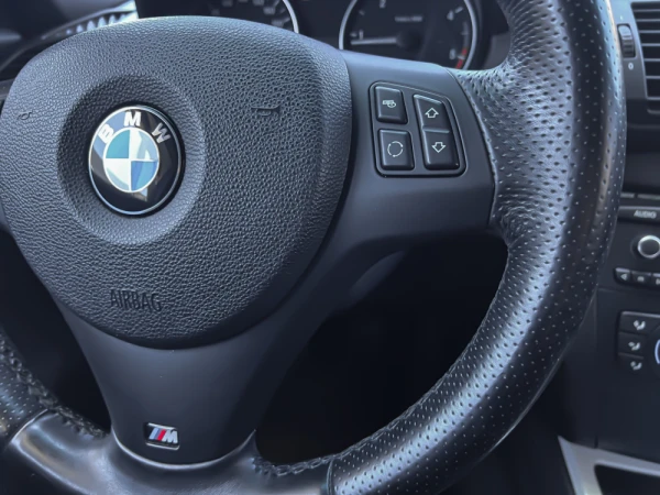BMW 118 d Pack M 12