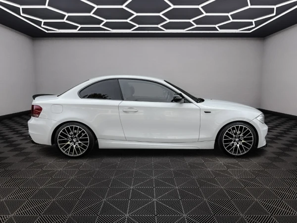 BMW 118 d Pack M 6