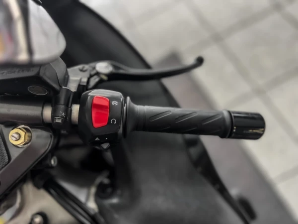 Suzuki GSX-R Hayabusa 12