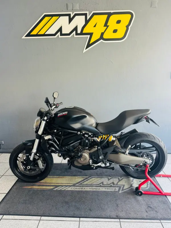 Ducati Monster 821 2