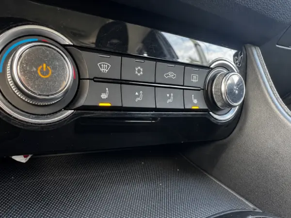 MG ZS EV 44.5 kWh Luxury 14