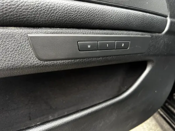 BMW 520 d Pack M Auto 10
