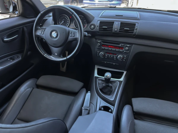 BMW 118 d Pack M 7